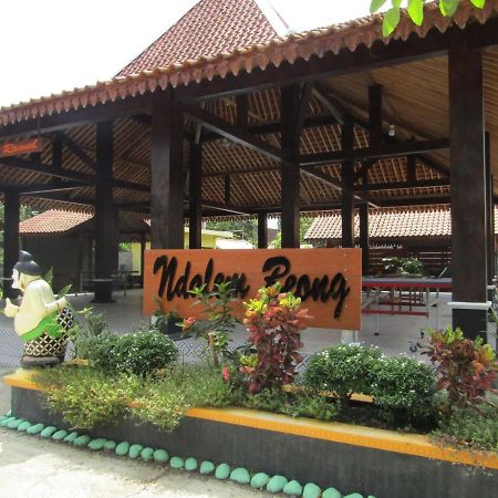 Penginapan Wardi Syariah Borobudur By Ndalem Beong Magelang Exterior foto